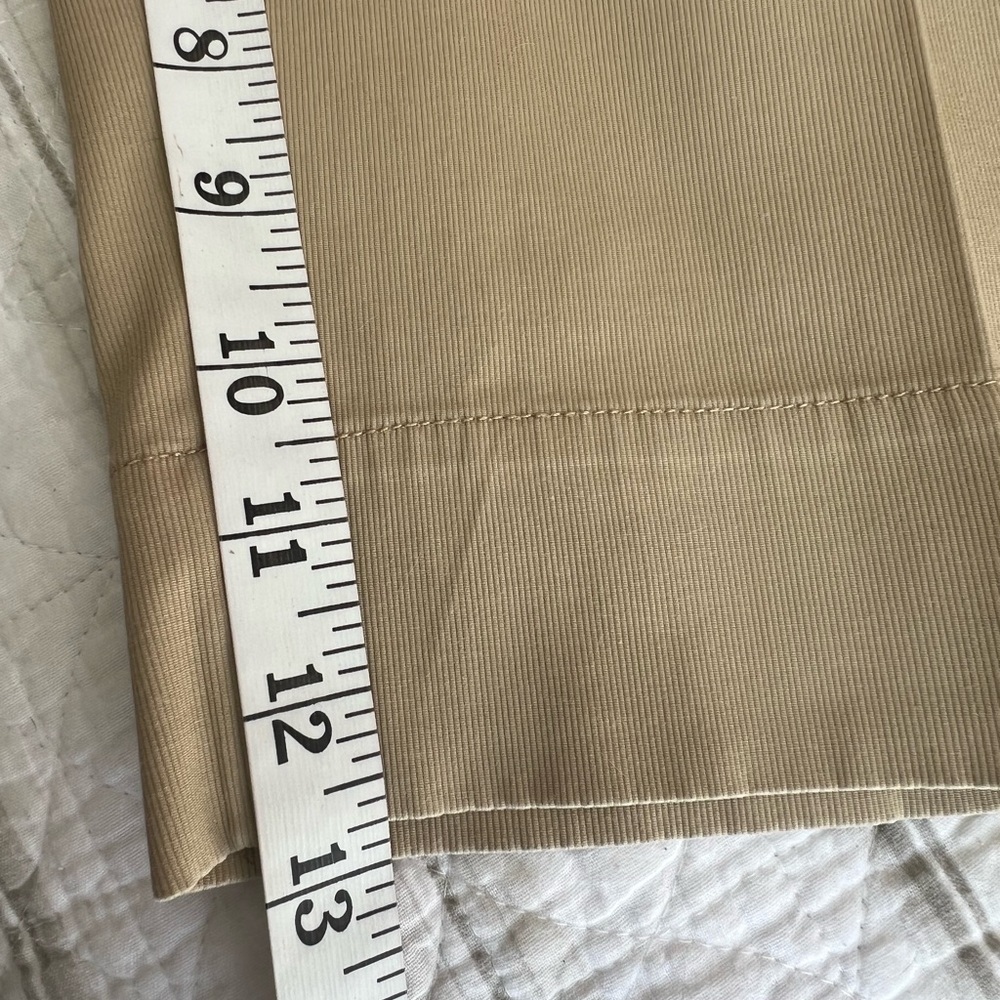 Talbots Women's Flat Front Walking Bermuda Stretch Shorts Khaki EUC Size 2 - Picture 6 of 7